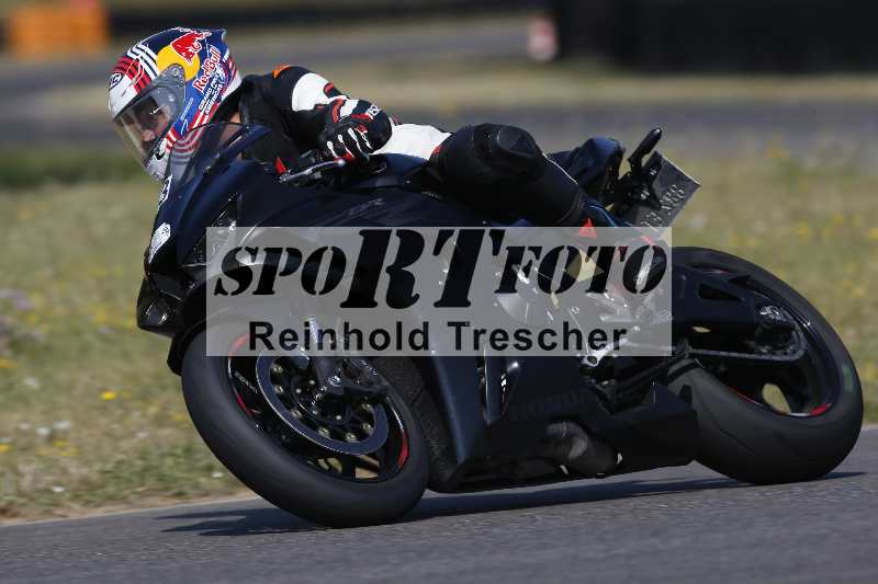 Archiv-2023/28 05.06.2023 Moto Club Anneau du Rhin/blanc-novice/3